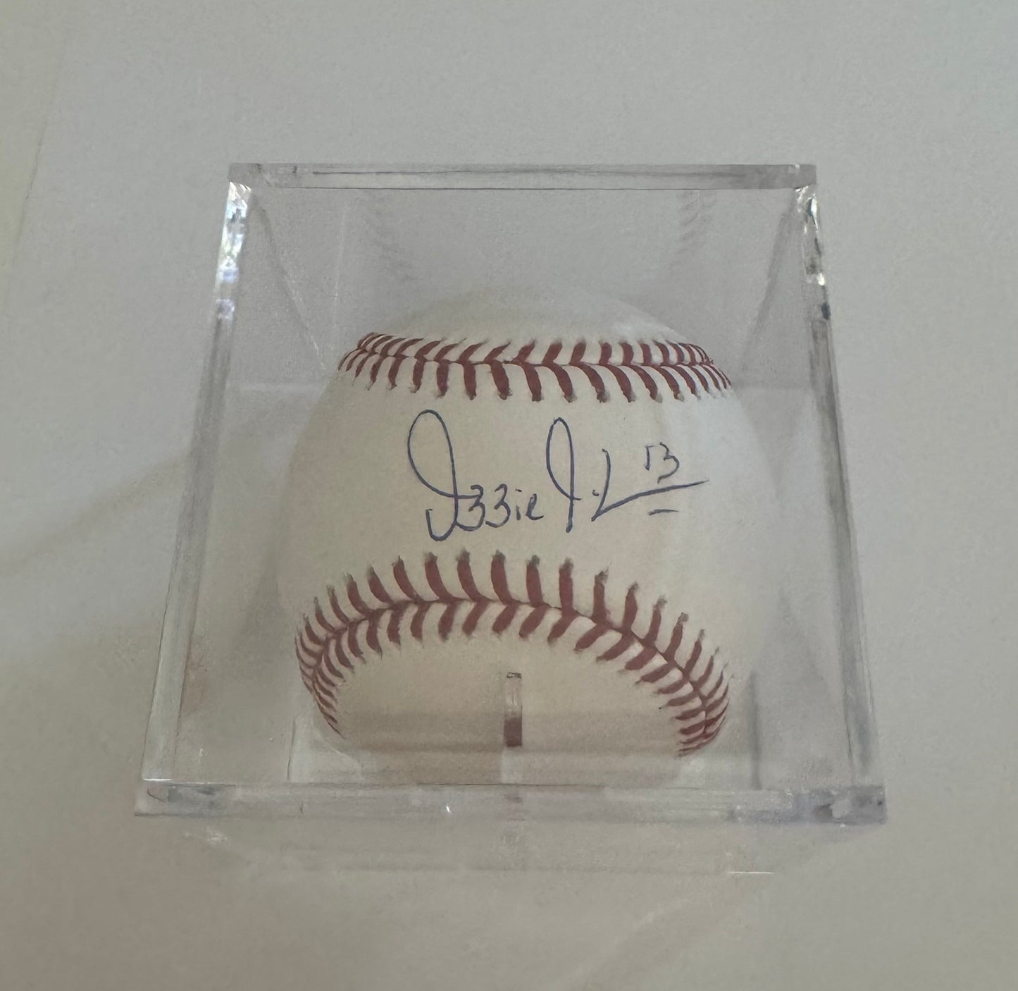 Autographed Ozzie Guillen Baseball